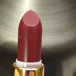 Gucci lipstick VOILE marina violet 603